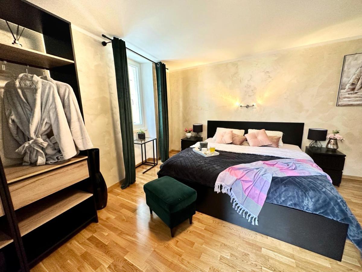 Romeo Apartments Rovigno Esterno foto