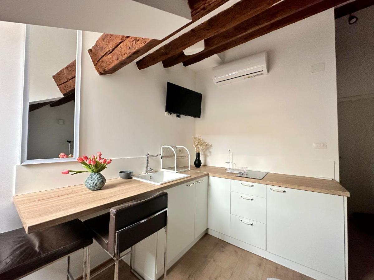 Romeo Apartments Rovigno Esterno foto