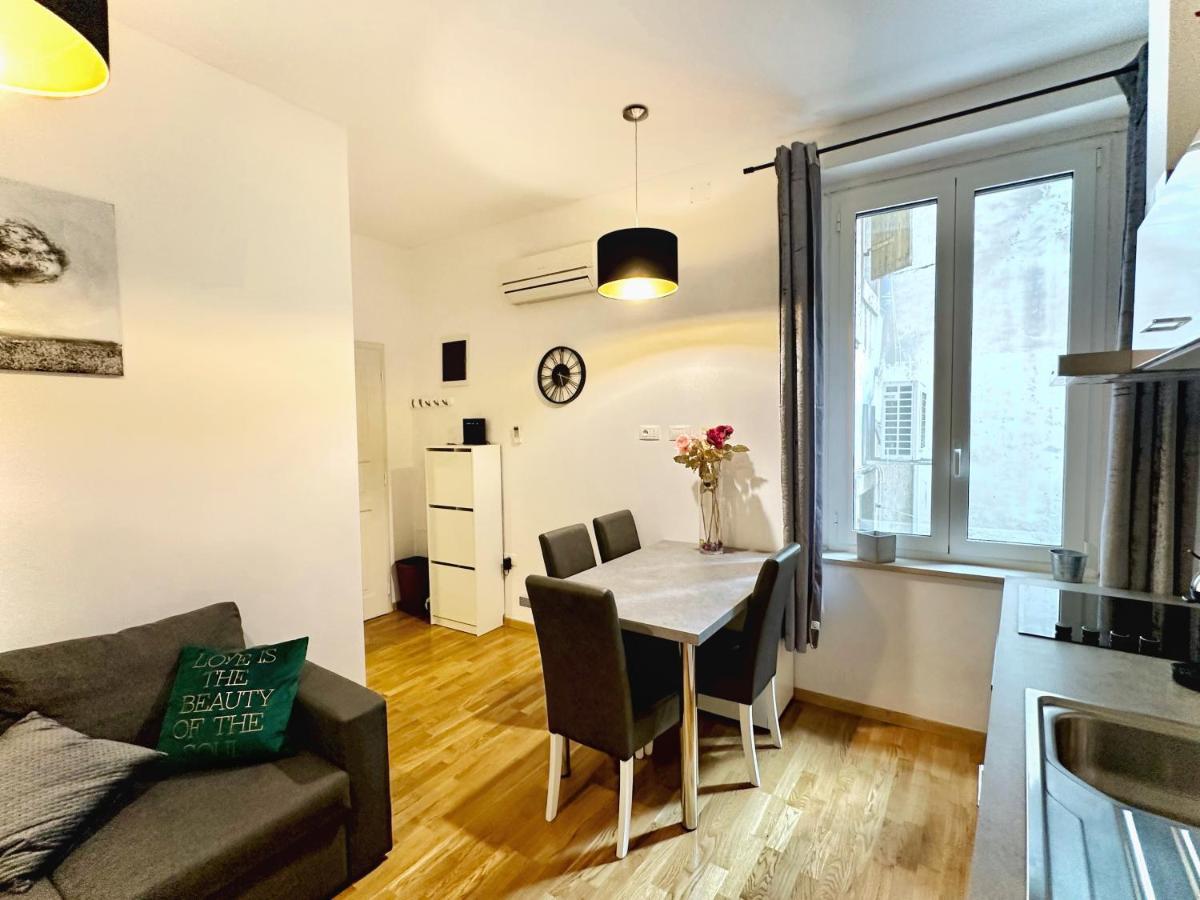 Romeo Apartments Rovigno Esterno foto