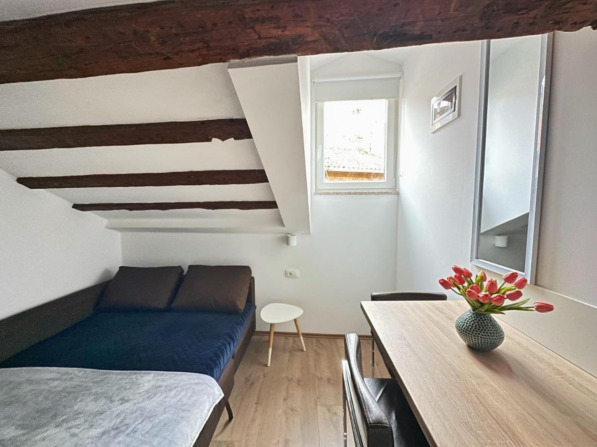 Romeo Apartments Rovigno Esterno foto