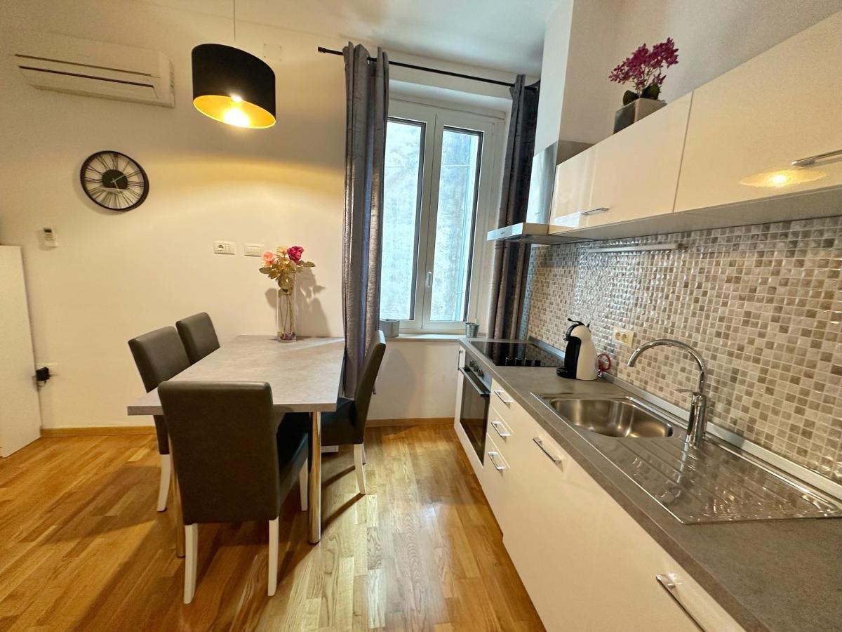 Romeo Apartments Rovigno Esterno foto