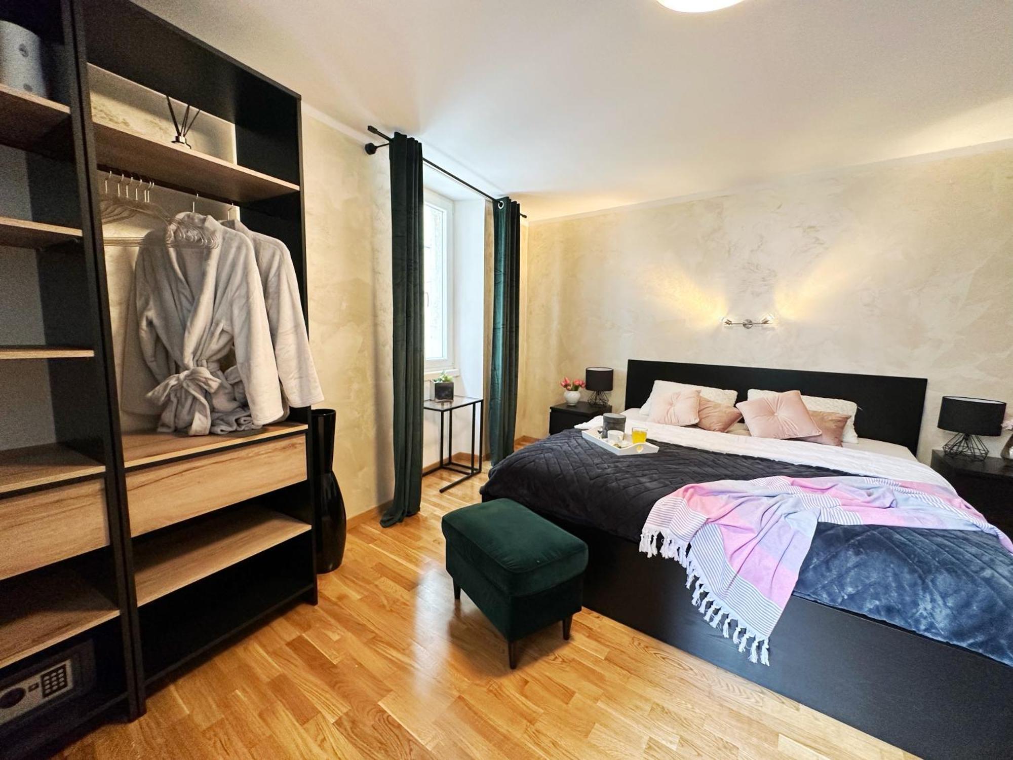 Romeo Apartments Rovigno Esterno foto