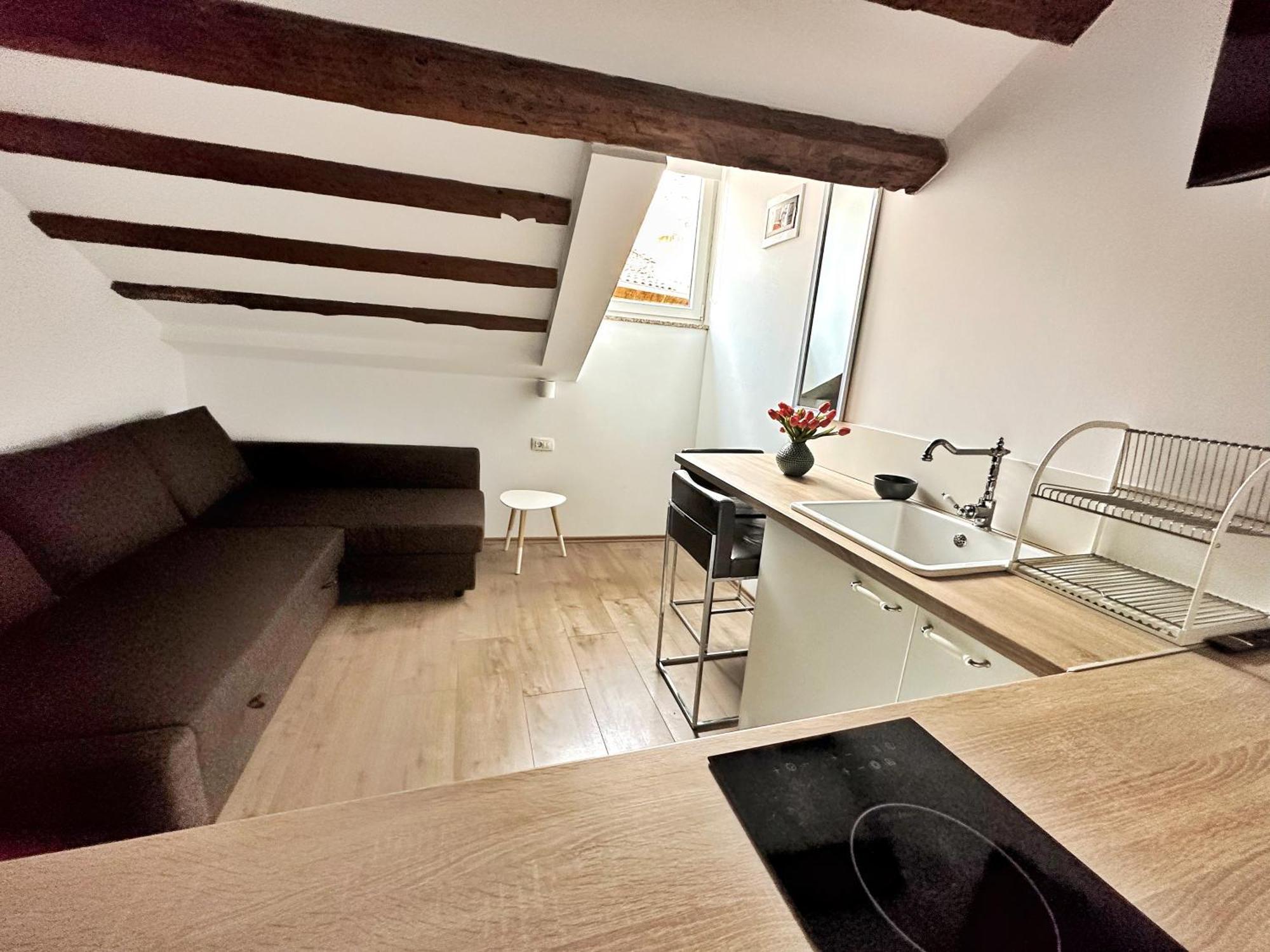 Romeo Apartments Rovigno Esterno foto